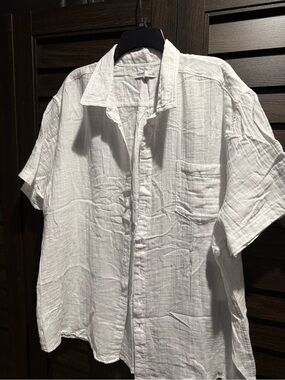 Classic White Short-Sleeve Button-Up Linen Shirt - Men